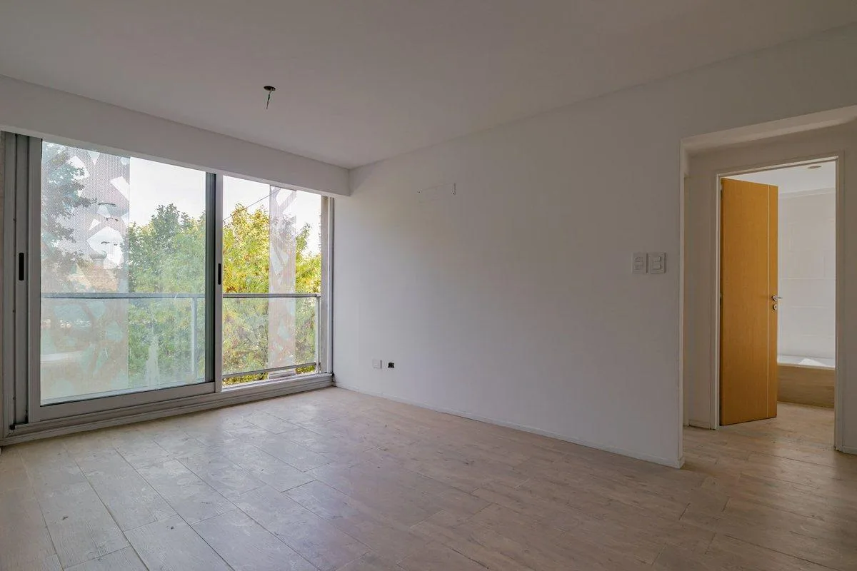 2-room front-facing apartment
