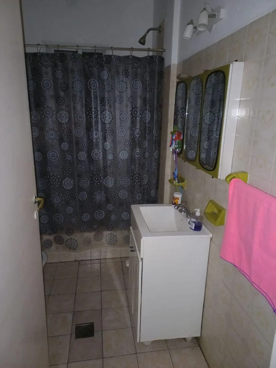Departamento de 80 m&sup2; Aprox con 2 Dorm. en Alquiler en Temperley