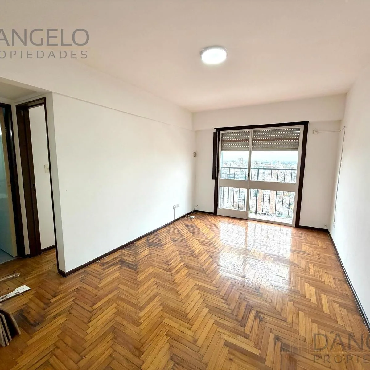 2 Amb - Cocina Independiente - Lavadero - Recien Pintado - Vista Panorámica