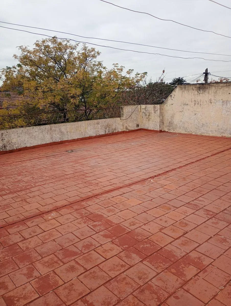 Tipo Casa 3 Amb. C/balcon y Terraza Cortina Al 1100