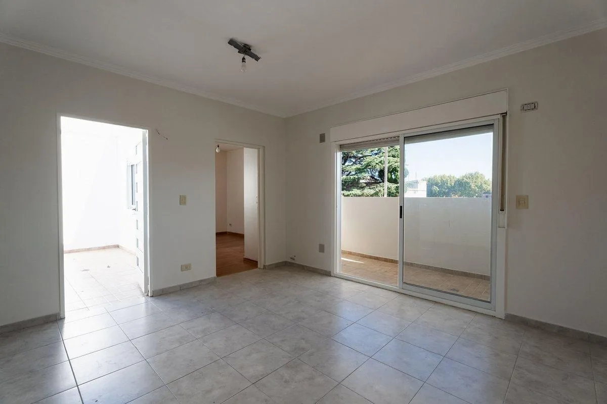 Alquiler Depto 2 Amb C/patio y Balcón - Villa Real