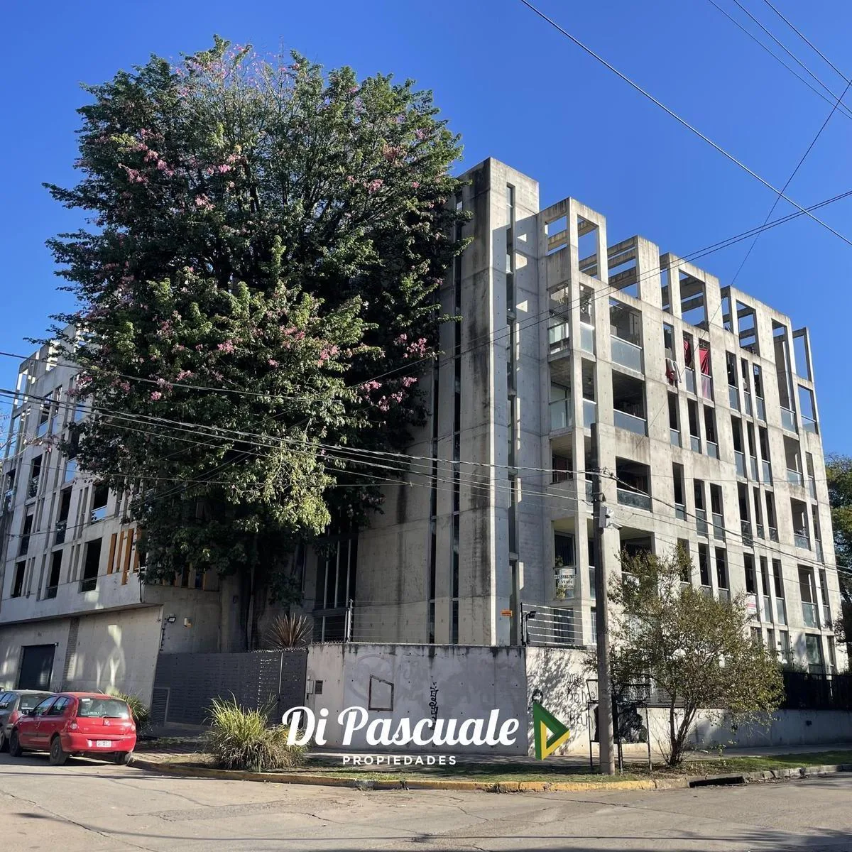 Alquiler Departamento 2 Ambientes con Balcon, Terraza Privada y Cochera - Moreno Norte