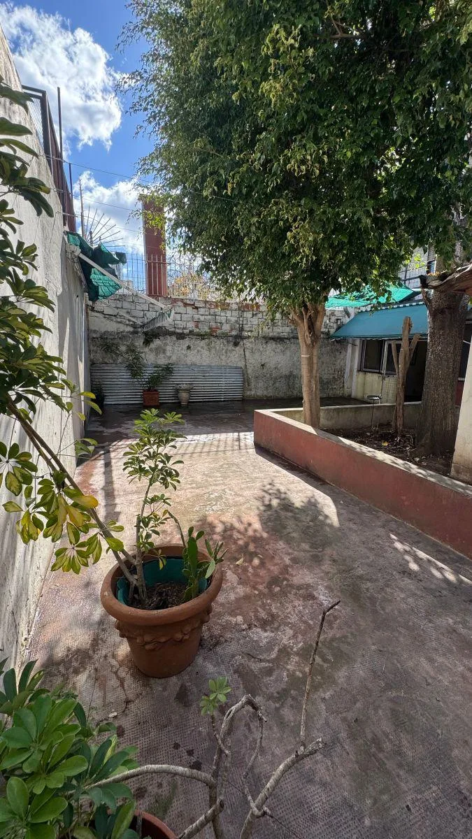 4-room house with patio