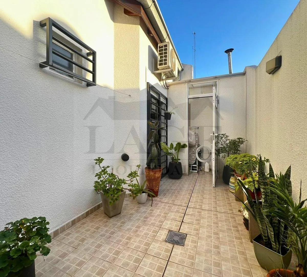 Tipo Casa PH Sin Expensas de 3 Amb C/patio de 73 m&sup2; Totales