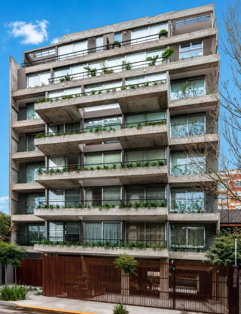 Duplex de frente com terraço
