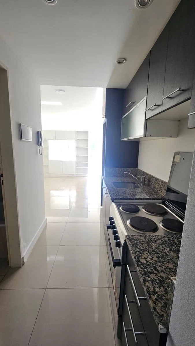Studio com varanda e amenities