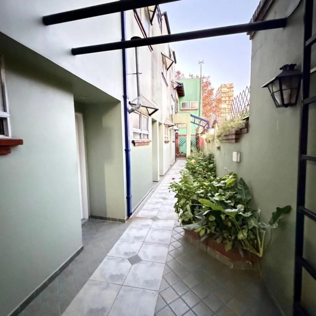 2 ambientes con terraza y balcón