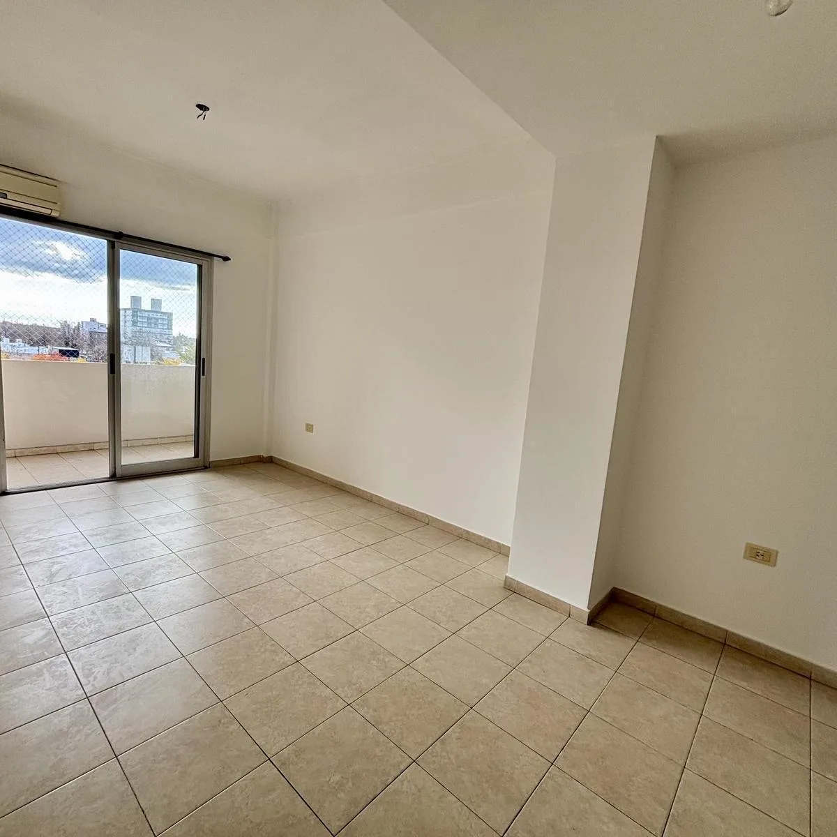 Departamento en Alquiler un Dormitorio con Cochera