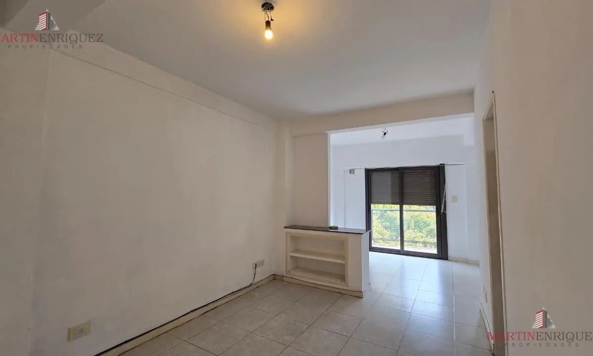 Alquiler Departamento 2 Ambientes con Cochera Bernal