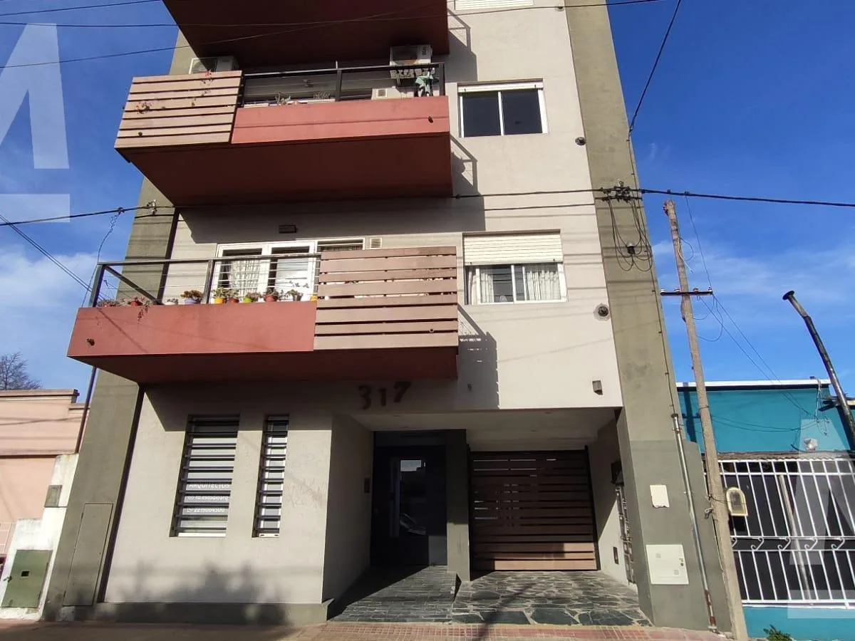1 dormitorio, balcón y cocina comedor