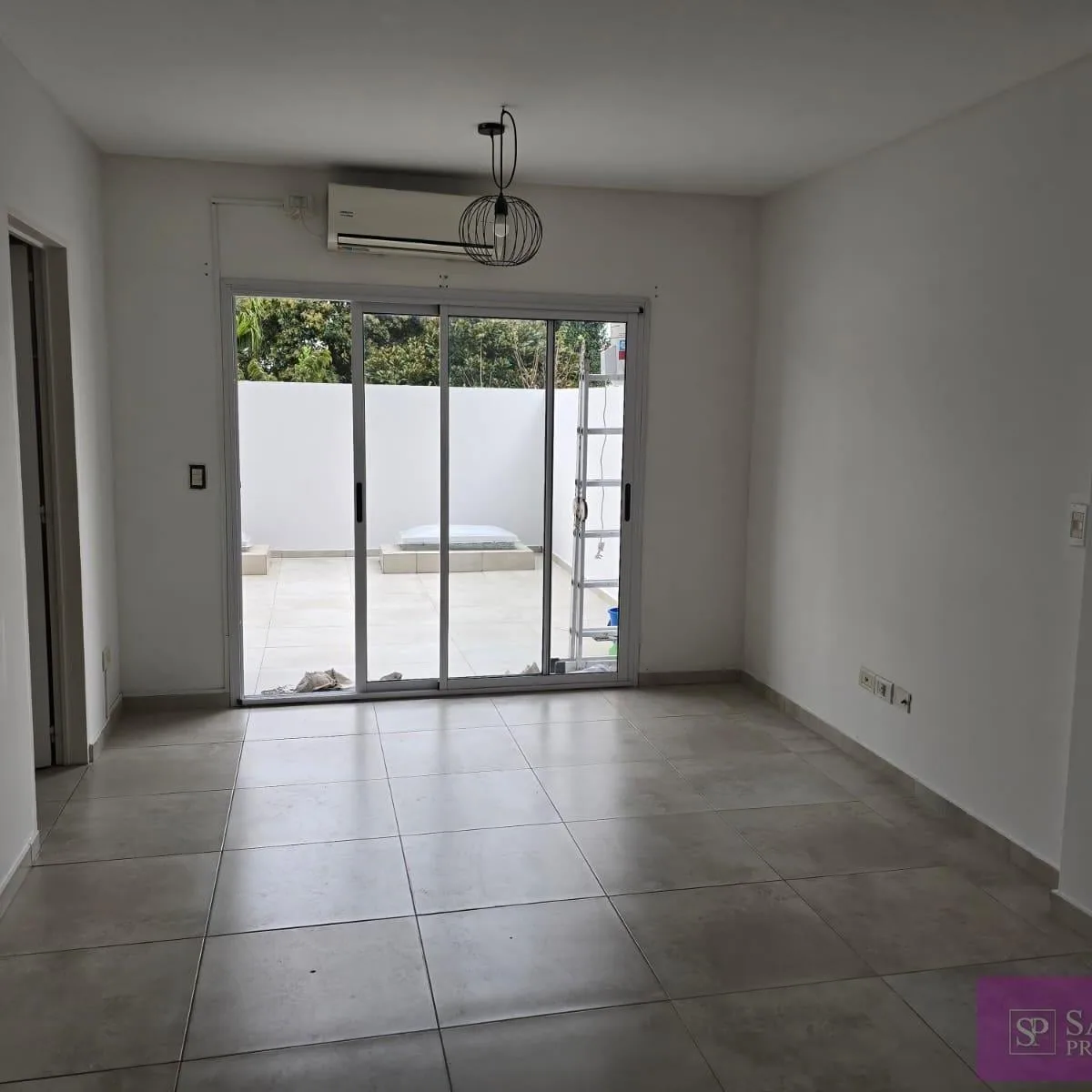 Monoambiente en Alquiler con Patio. Arias y Zapiola, a Pocas Cuadras de La General Paz