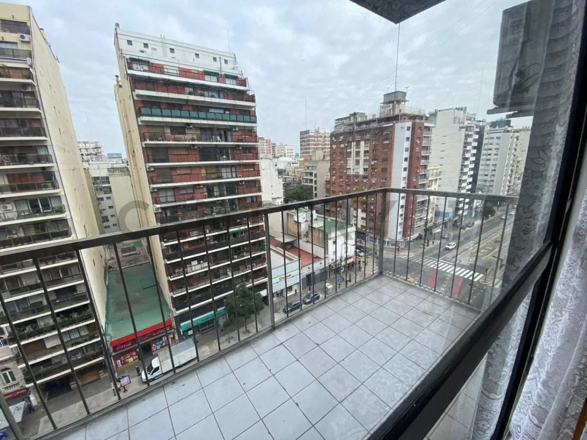 2-room apartment with front balcony
