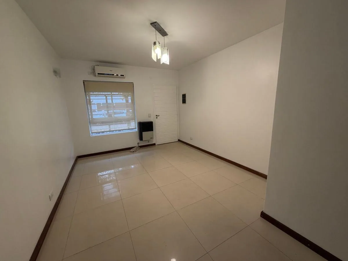 Дуплекс 3 комнаты с патио и парковкой