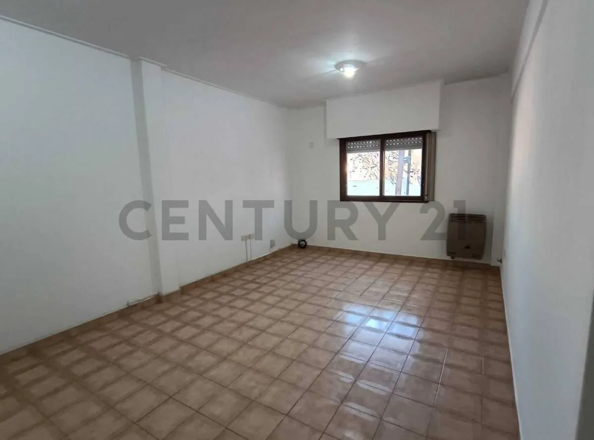 Departamento en Alquiler en La Plata de Dos Dorm. y Cochera