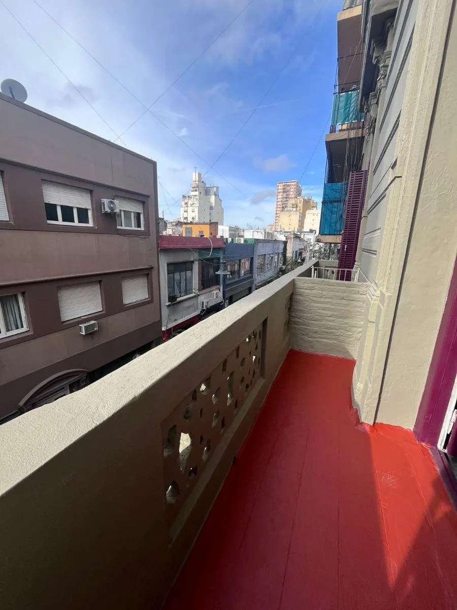 Hermoso Departamento Tipo Loft con Balcón en Alquiler - Bolívar Al 600