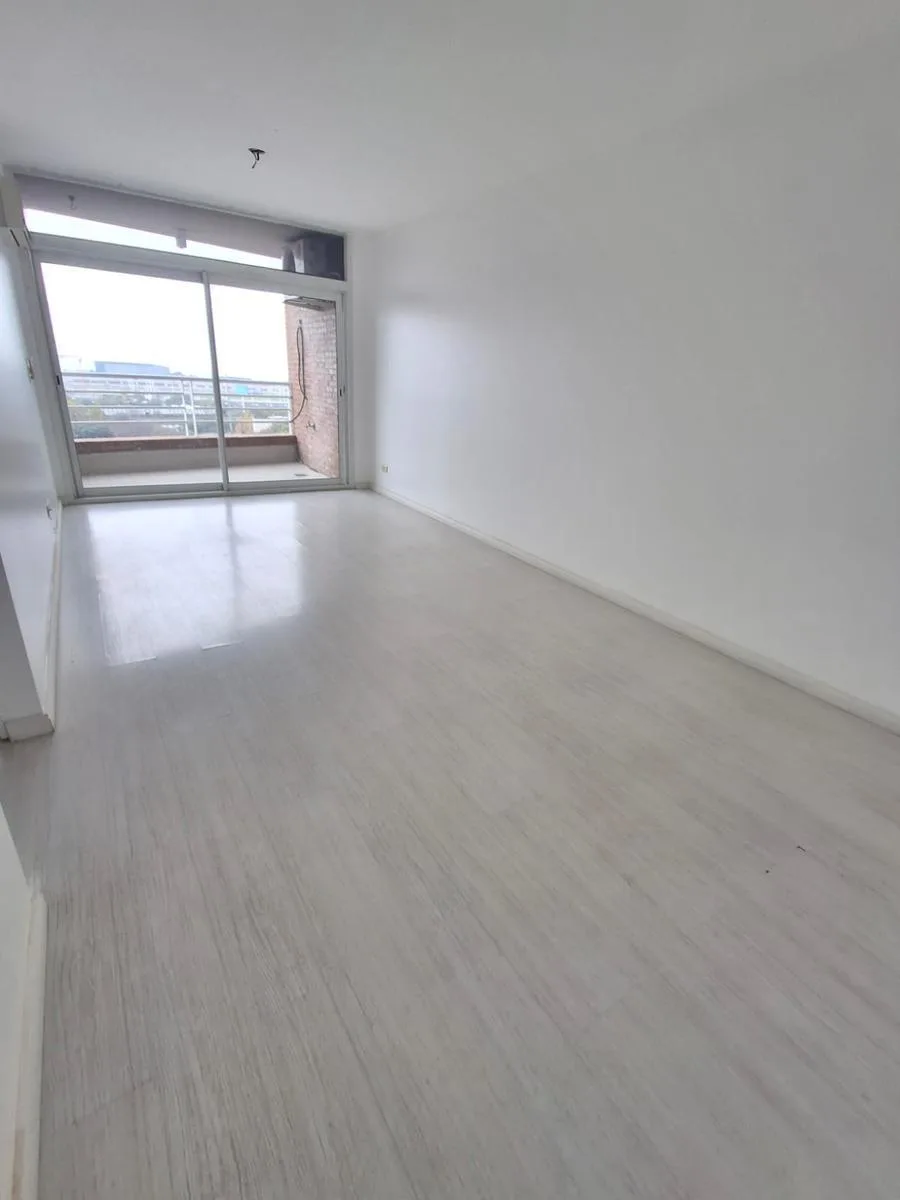Departamento 2 Ambientes en Nuñez con Vista Al Rio, Piso Alto, Complejo Jardines del Libertador