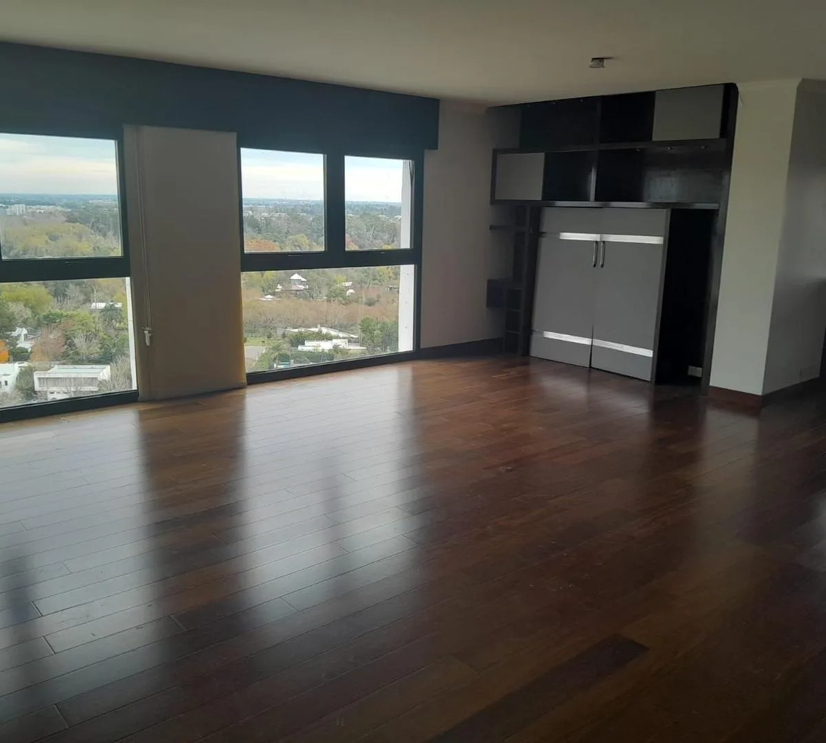 Duplex com terraço e churrasqueira