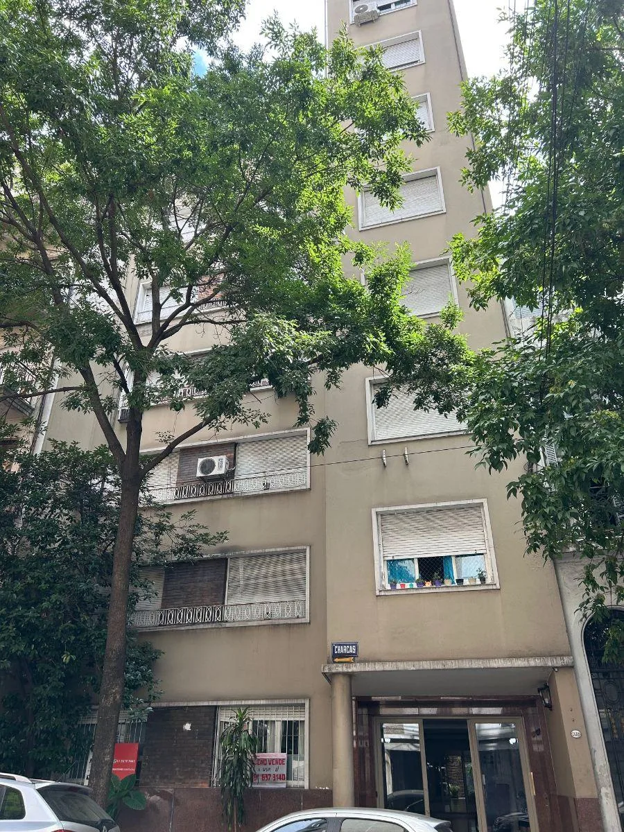 Edificio Antiguo, Alquiler Dos Ambientes Al Frente