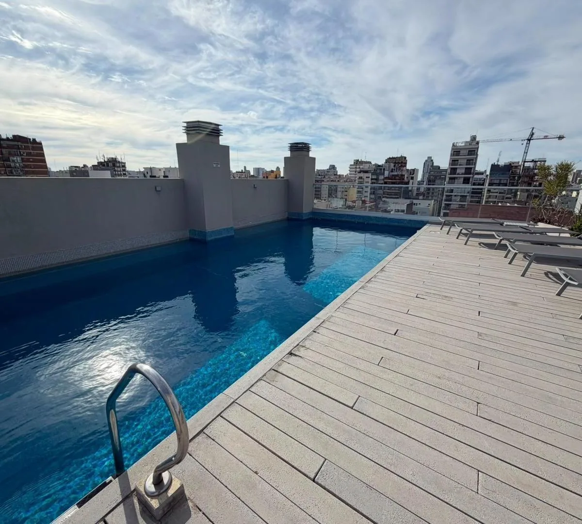 Belgrano R, balcony access