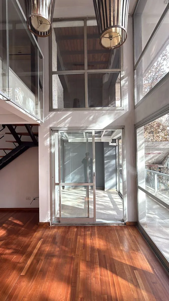 Duplex con balcón corrido