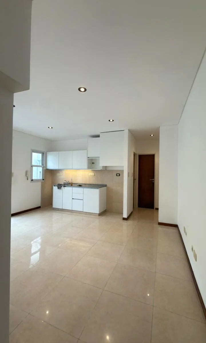 Departamento 2 Ambientes Luminoso con Balcón – Parque Patricios