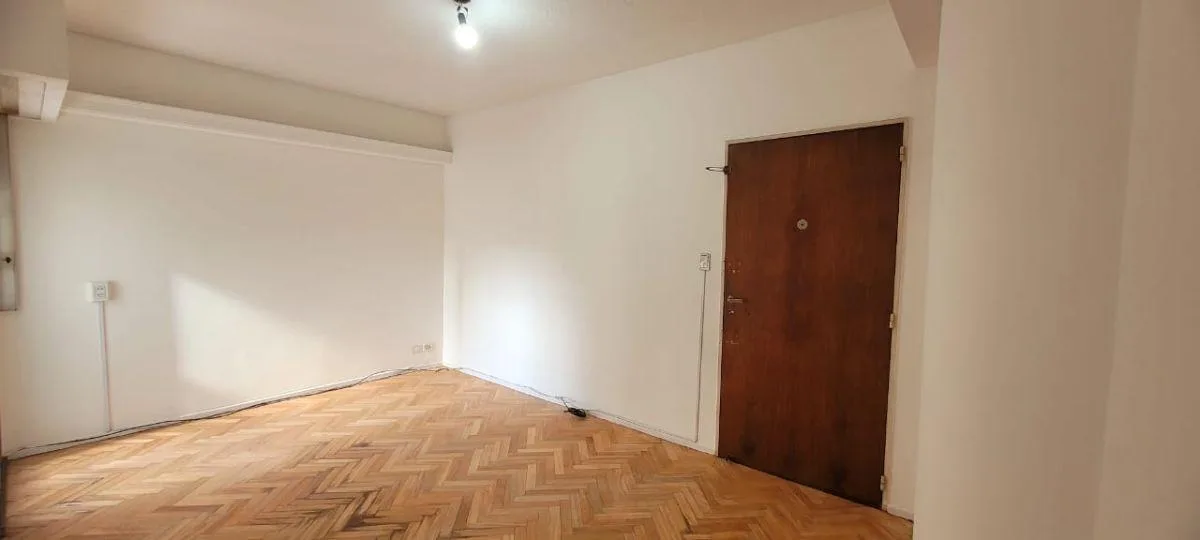 3-room unit with French balcony