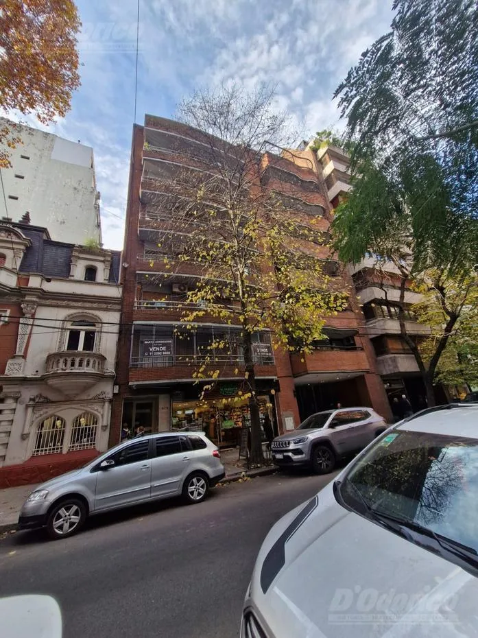 Monoambiente contrafrente, balcón
