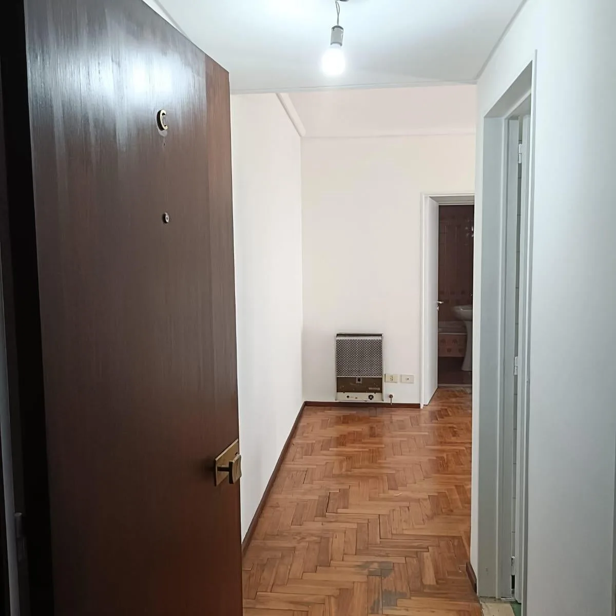 2-room apt, rear-facing, storage