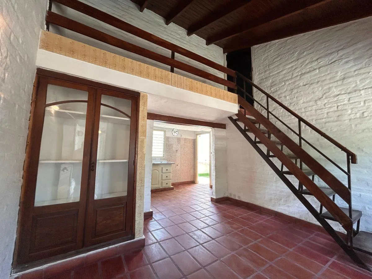 Alquiler Monte Grande Departamento 3 Ambientes con Patio en 1° Piso!