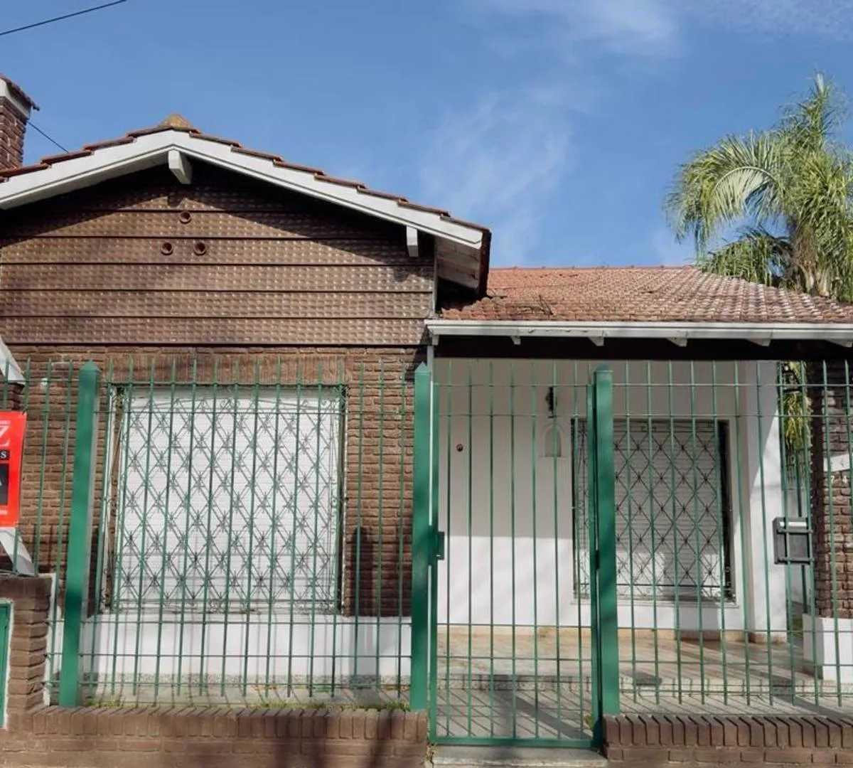 Casa Al Frente con Patio en Planta Baja