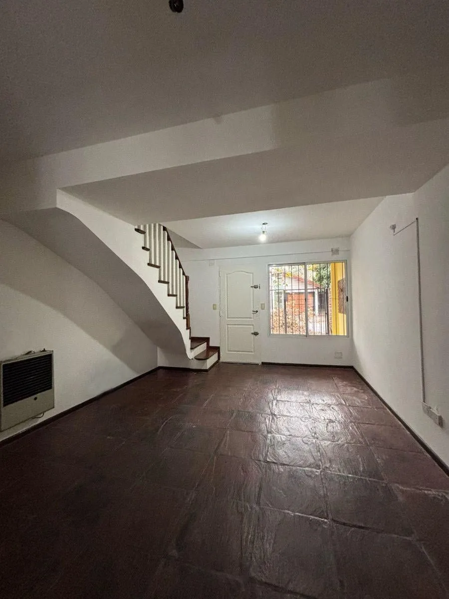 Alquiler Excelente Dúplex de 3 Ambientes con Patio y Parrilla en Morón Norte