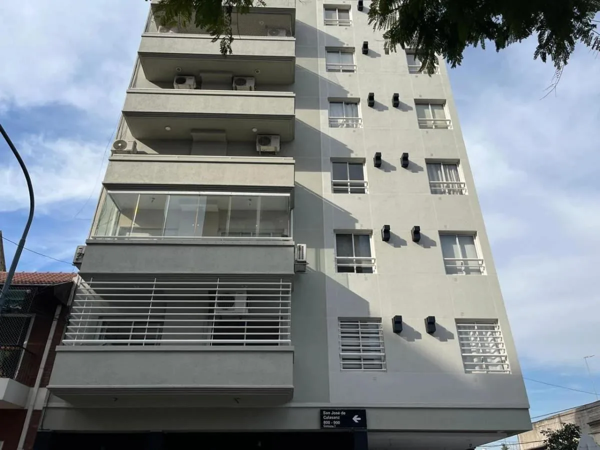Alquiler Departamento 2 Ambientes con Balcón · Muy Luminoso · Caballito