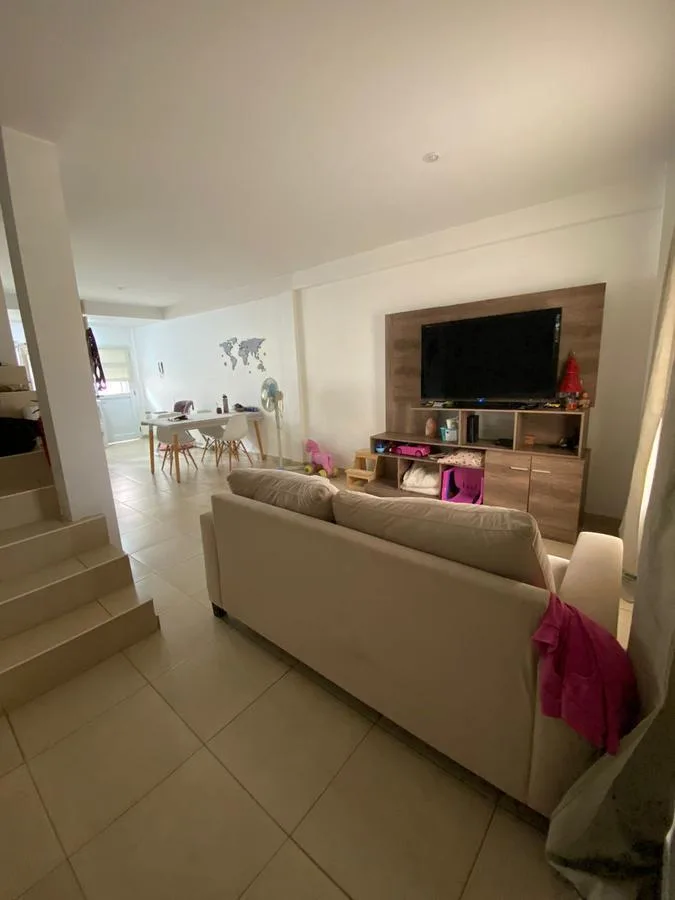 Duplex de 3 Ambientes en Luis Guillon
