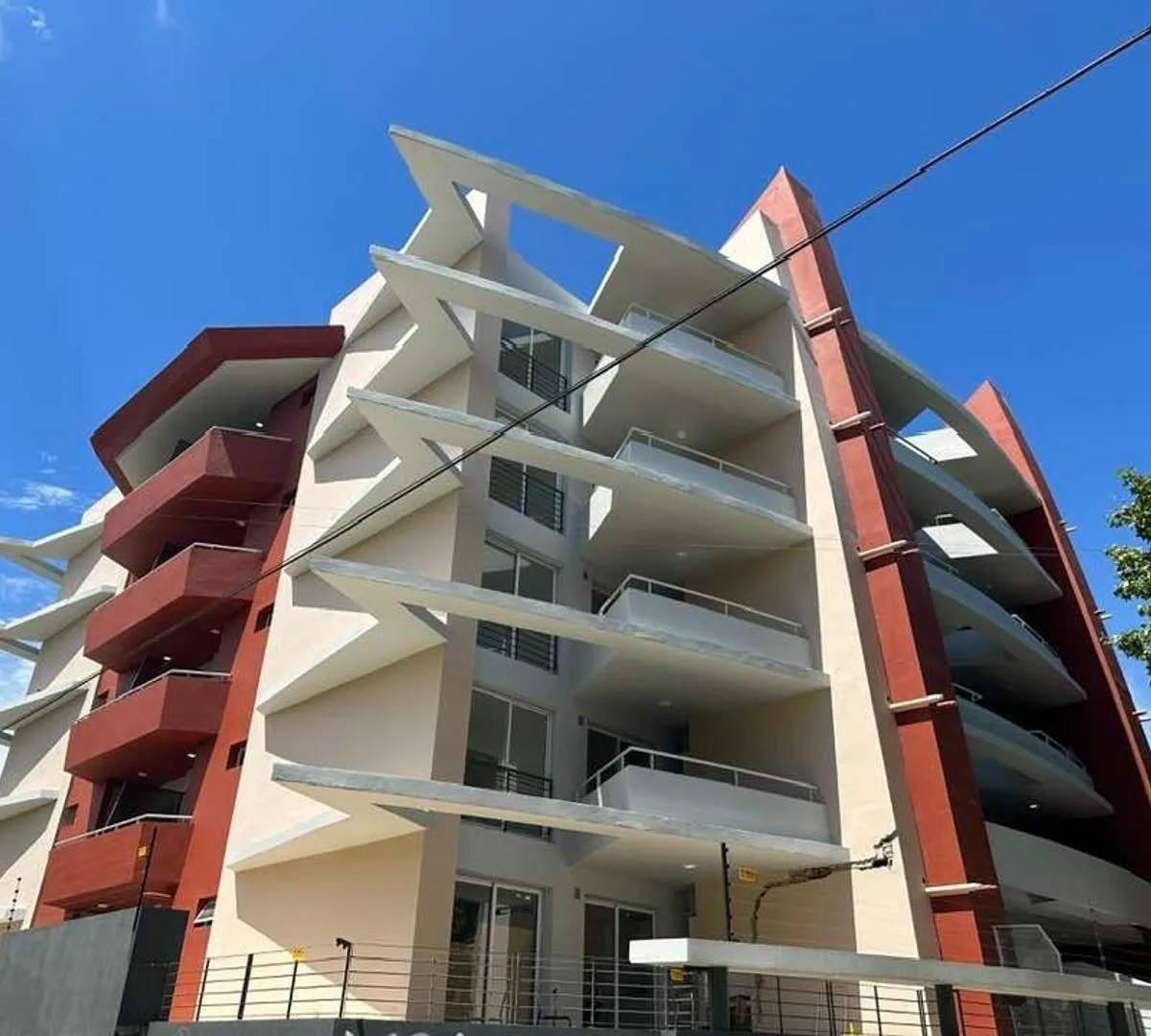 Departamento Tres Ambientes en Alquiler con Cochera