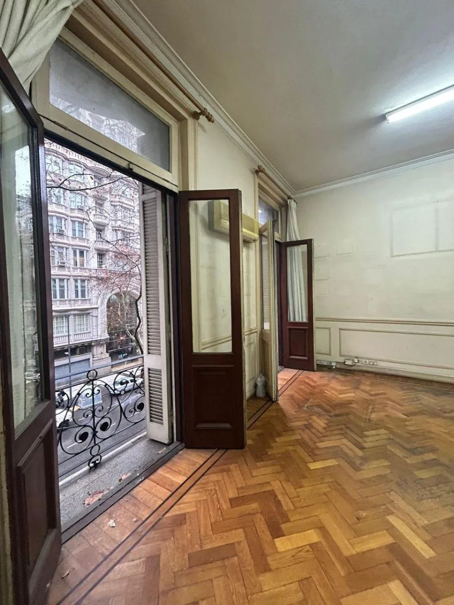 Exselante Piso en Alquiler en La Zona del Congreso Frente Al Palacion Barolo