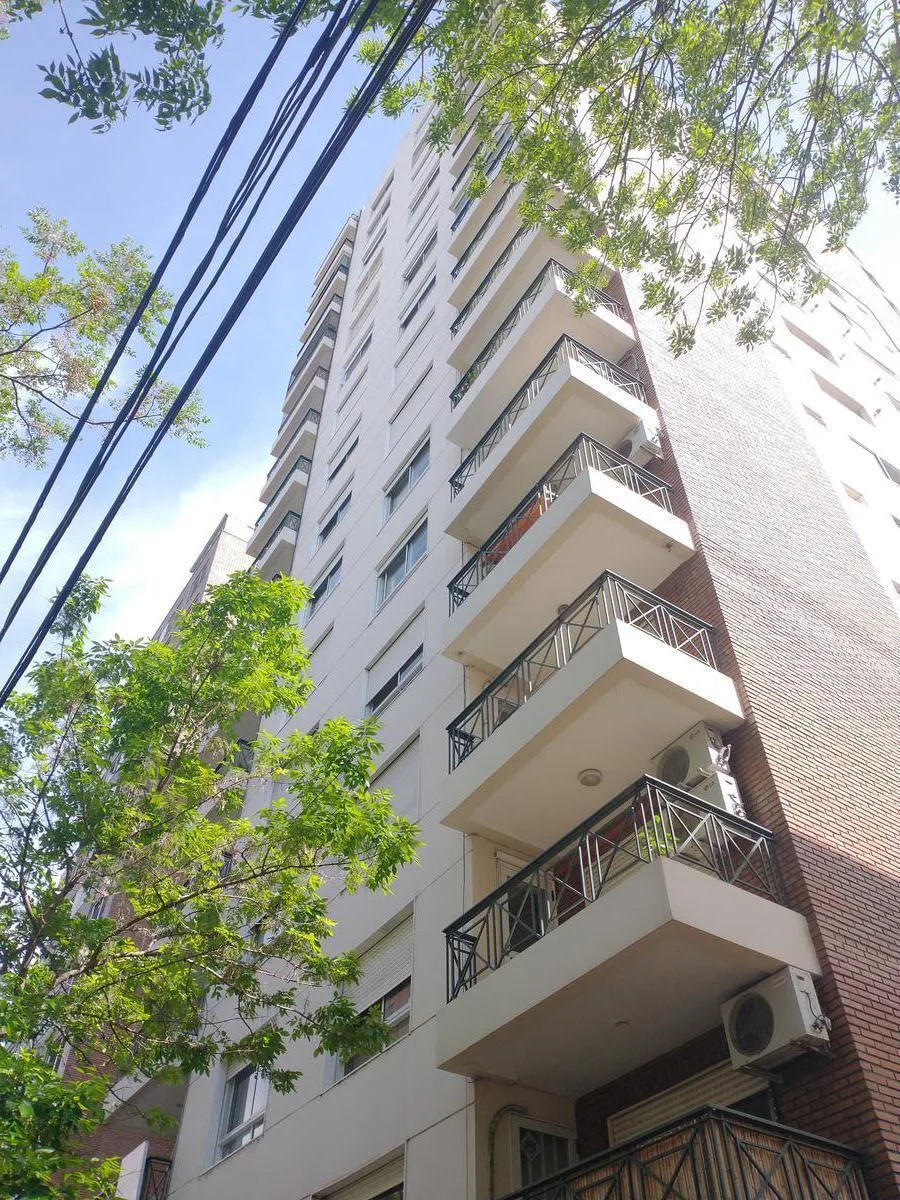 Departamento 2 Ambientes en Torre de Categoría, Vista Al Río. - San Isidro