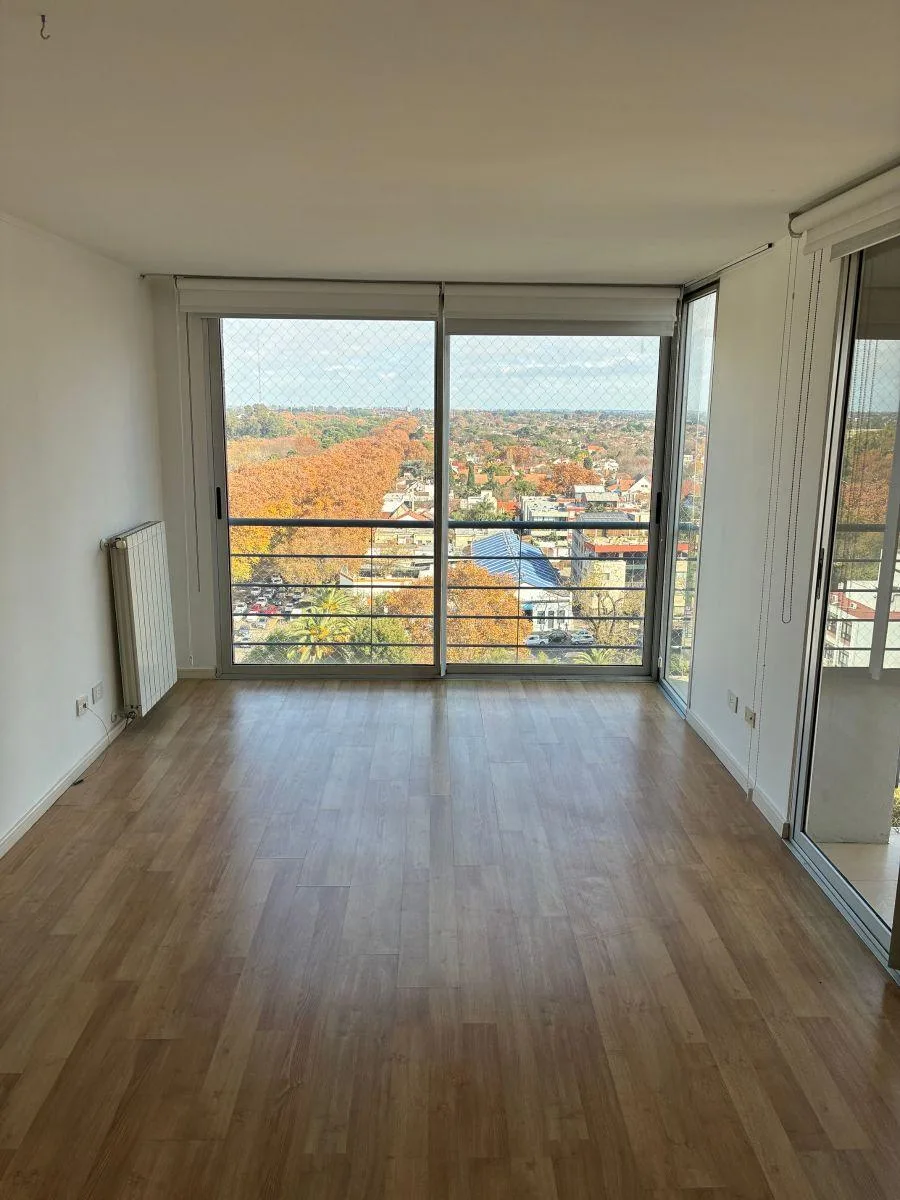 Excelente Departamento en Alquiler en El Complejo Ayres de San Isidro