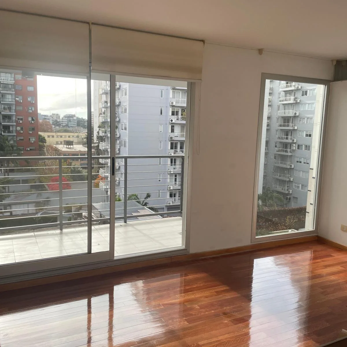 Impecable Semipiso Súper Luminoso. Edificio con Piscina y Sum