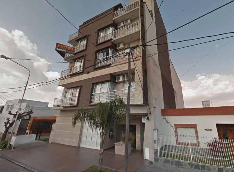 2 ambientes con balcón francés