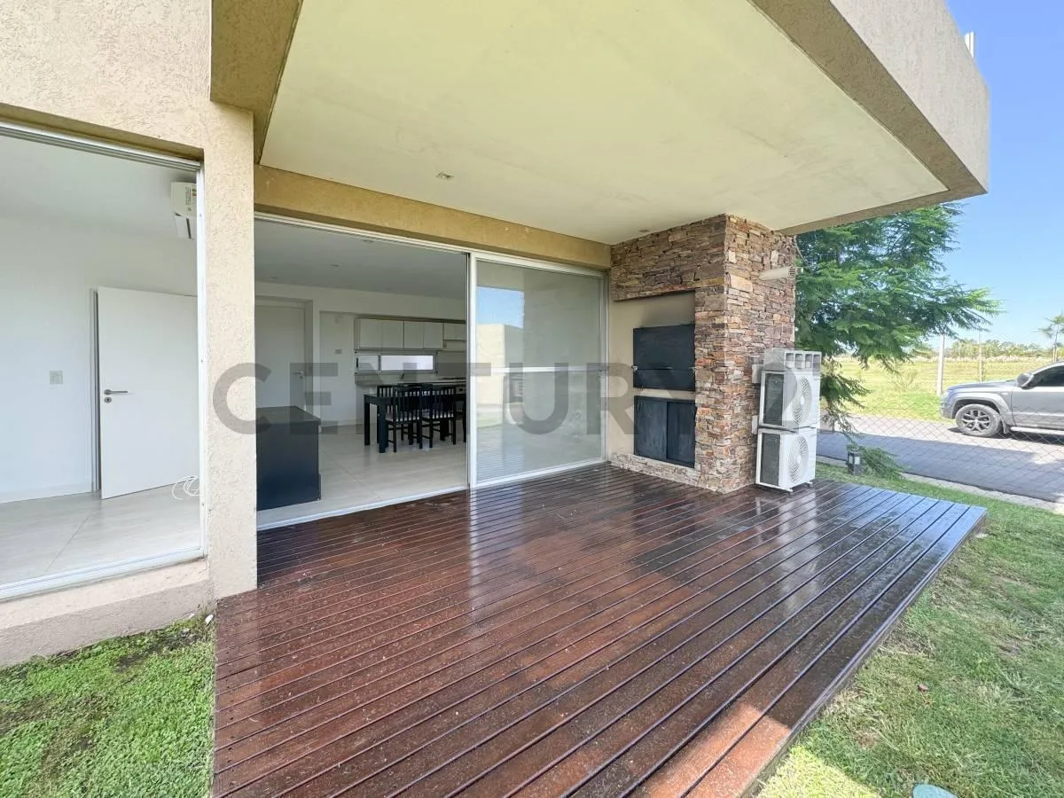Alquiler Departamento 2 Ambientes con Jardín Propio