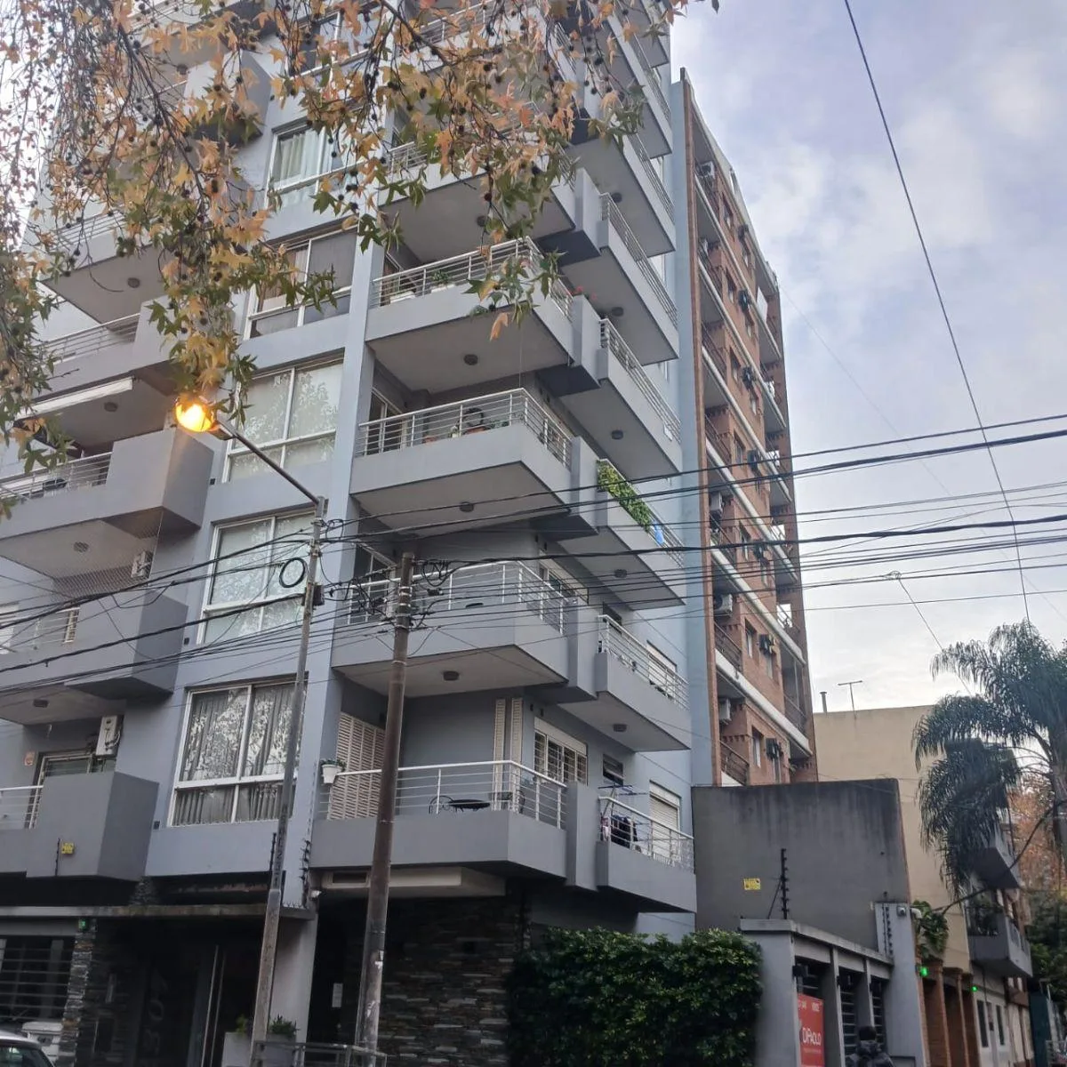 Hermoso y Amplio Semipiso 2 Amb. con 2 Balcones