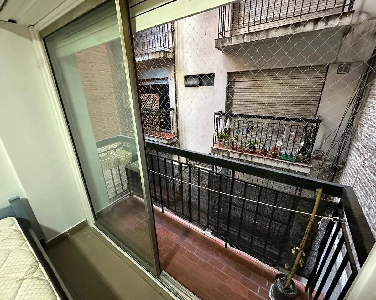 Monoambiente amoblado con balcón