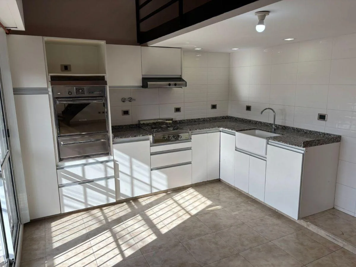 Duplex com varanda e vaga