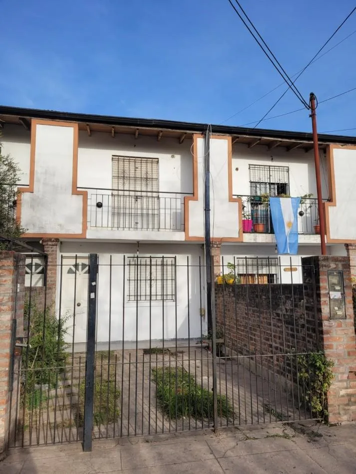 Duplex with rear balcony