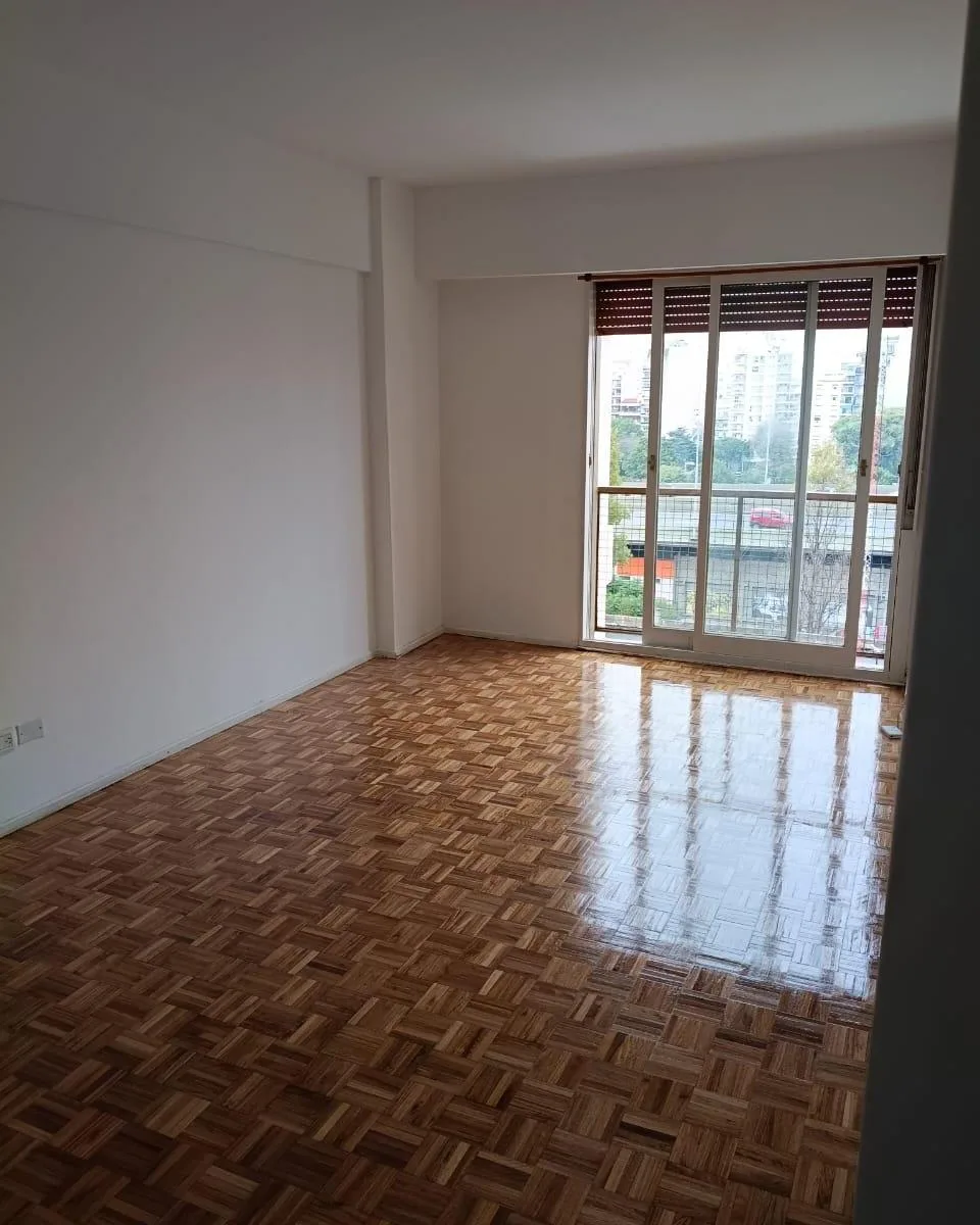Hermoso Dpto de 2 Ambientes en Excelente Estado. Piso Alto y Luminoso. Vista Al Parque Chacabuco