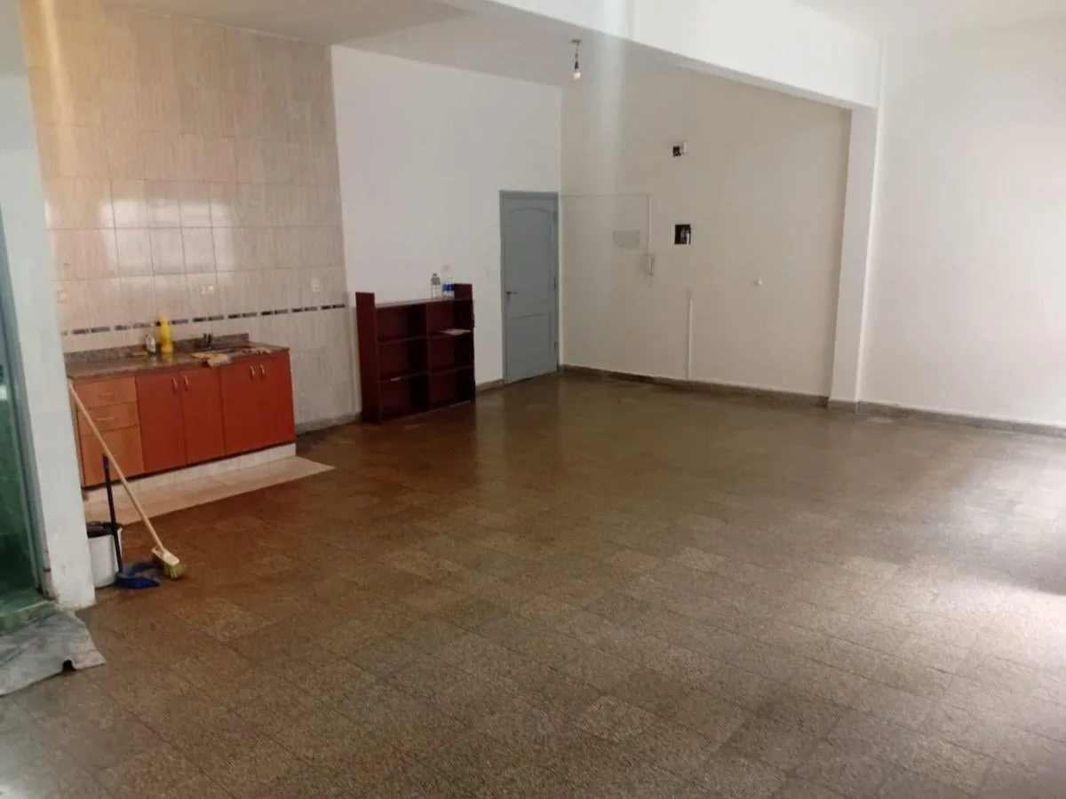 Alquiler Amplio PH 1º Piso por Escalera Fonrouge y Av Directorio