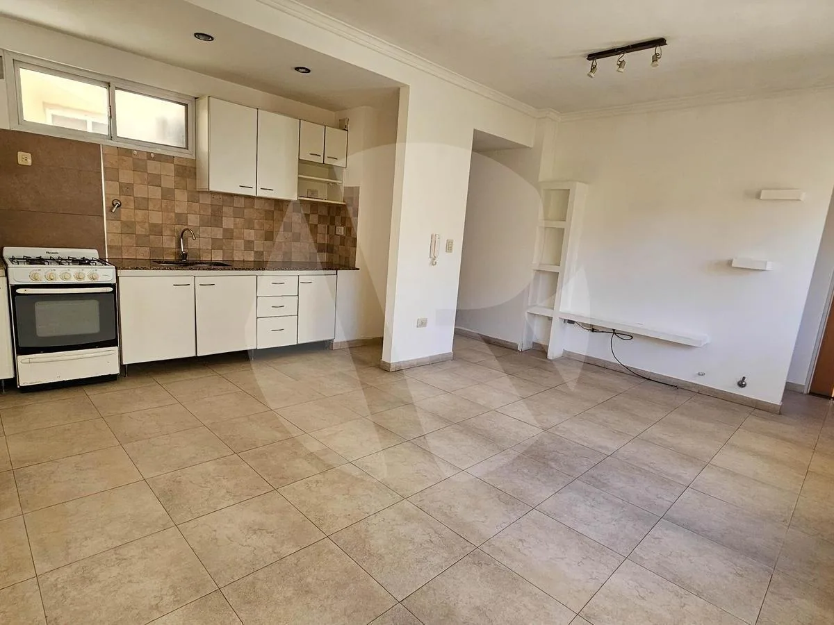 Alquiler Departamento 2 Ambientes con Patio Mataderos
