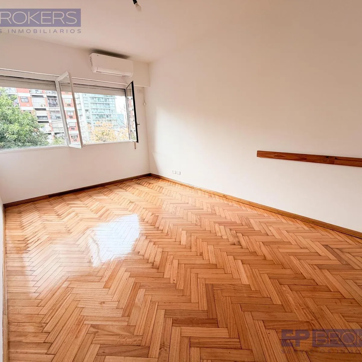 4th-floor parquet and AC