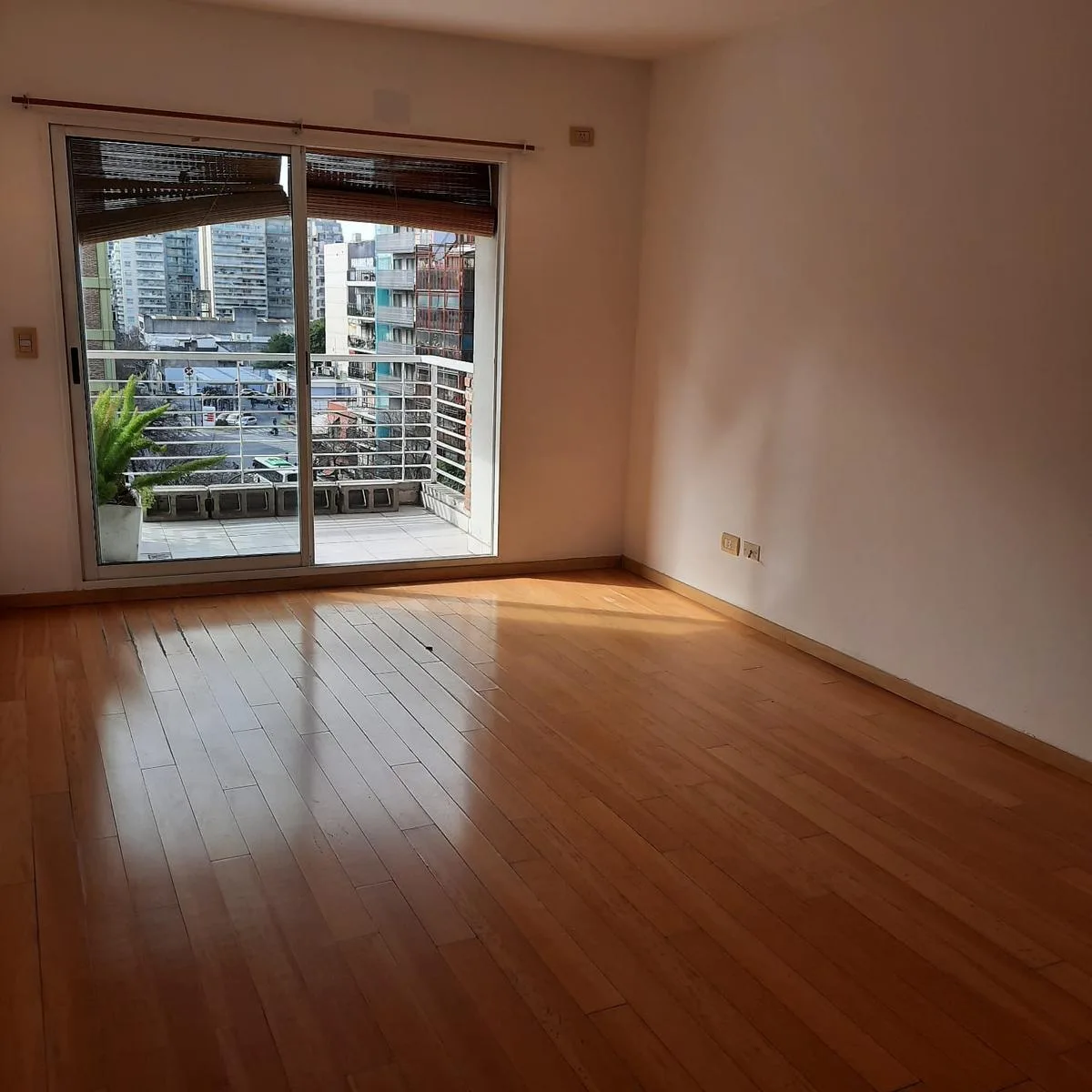 Departamento Alquiler 2 Ambientes. Suite. Toilete. Balcon