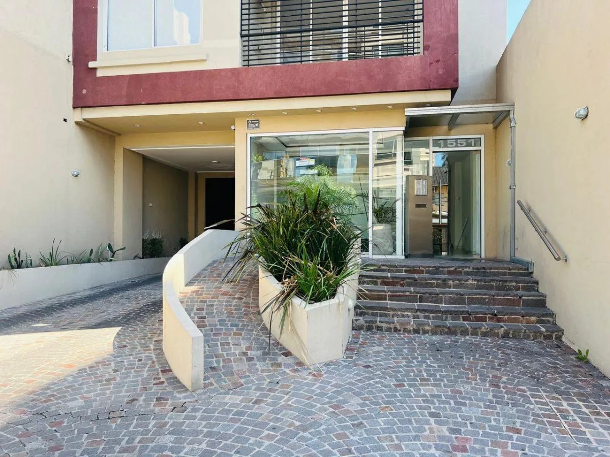 Alquiler Departamento 3 Ambientes C/cochera - Lanus Este